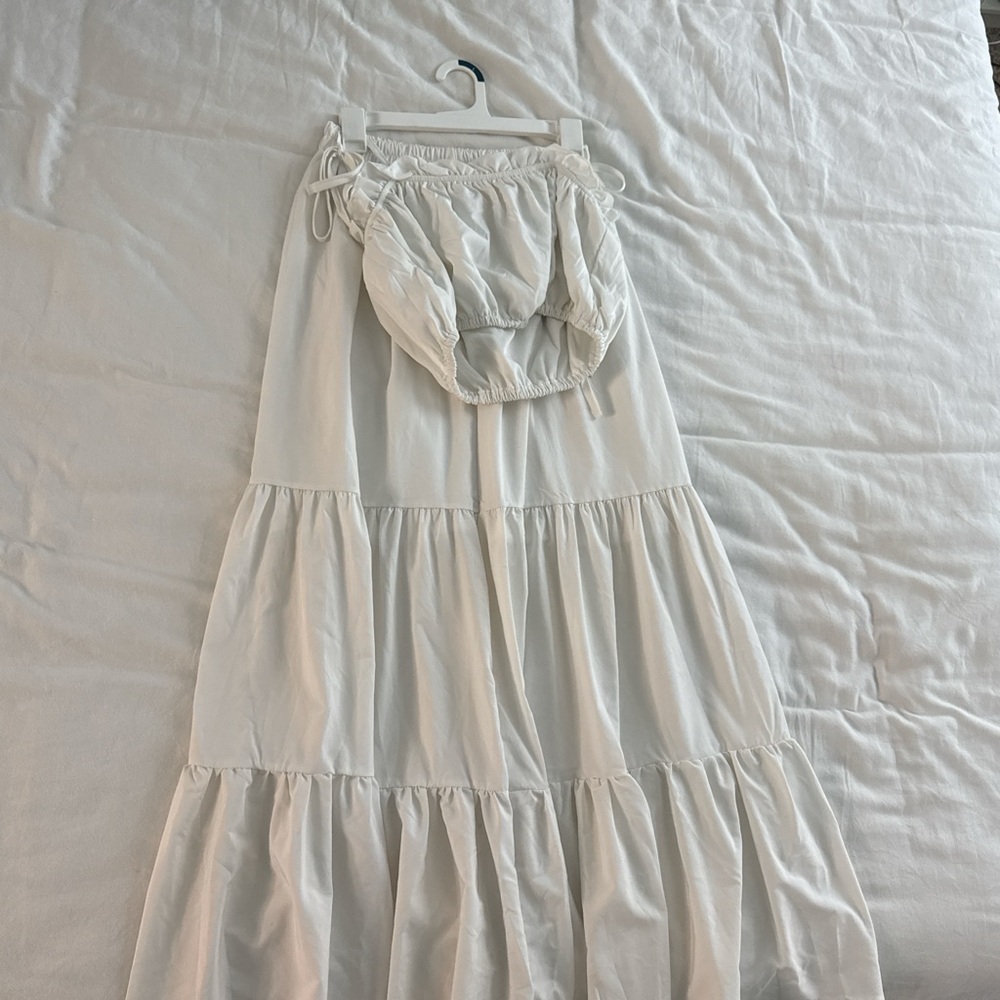 White Tiered Euro Summer Set